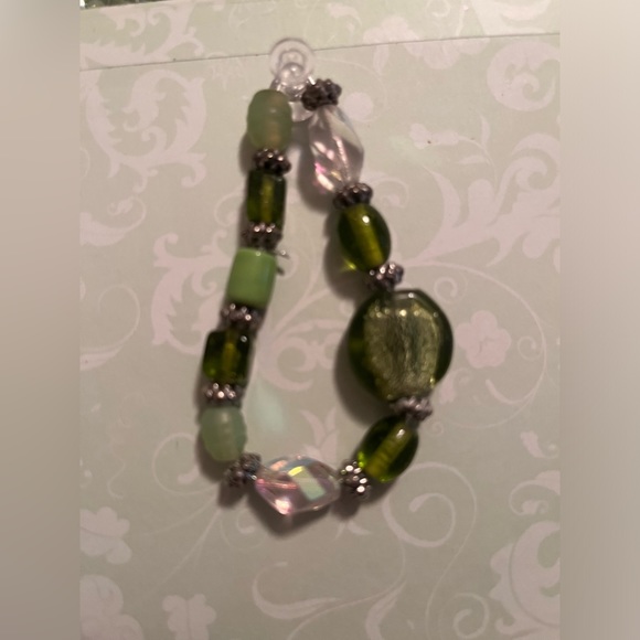 💚🍀HANDMADE Green on Green beaded Necklace & Bracelet set 💚🍀 - Picture 4 of 5